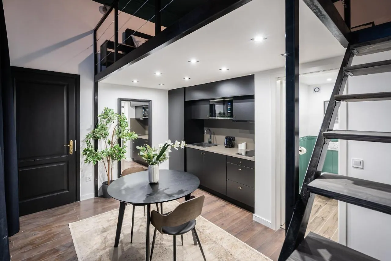 E41 - Trendy Boutique Apartments - Prime Spot By Bqa Budapeşte