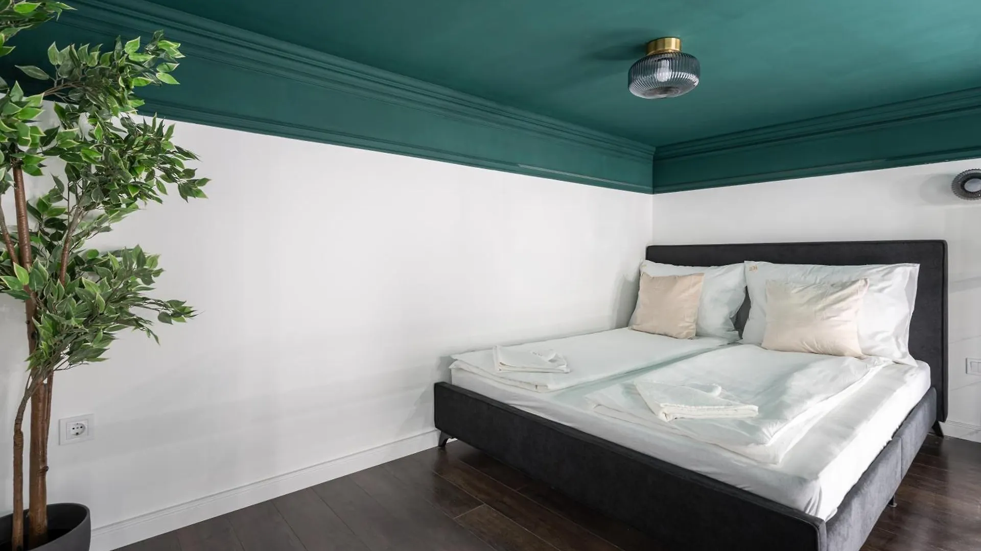 E41 - Trendy Boutique Apartments - Prime Spot By Bqa Boedapest 0*,  Hongarije