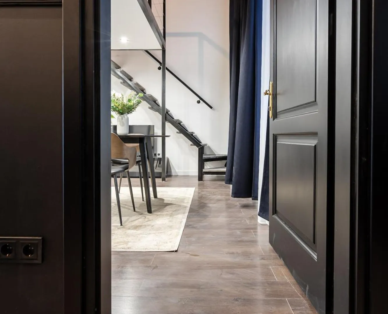E41 - Trendy Boutique Apartments - Prime Spot By Bqa Budapeszt Węgry